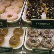 Krispy Kreme Doughnuts 甜甜圈