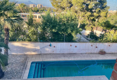 Villa avec piscine et terrasse 4