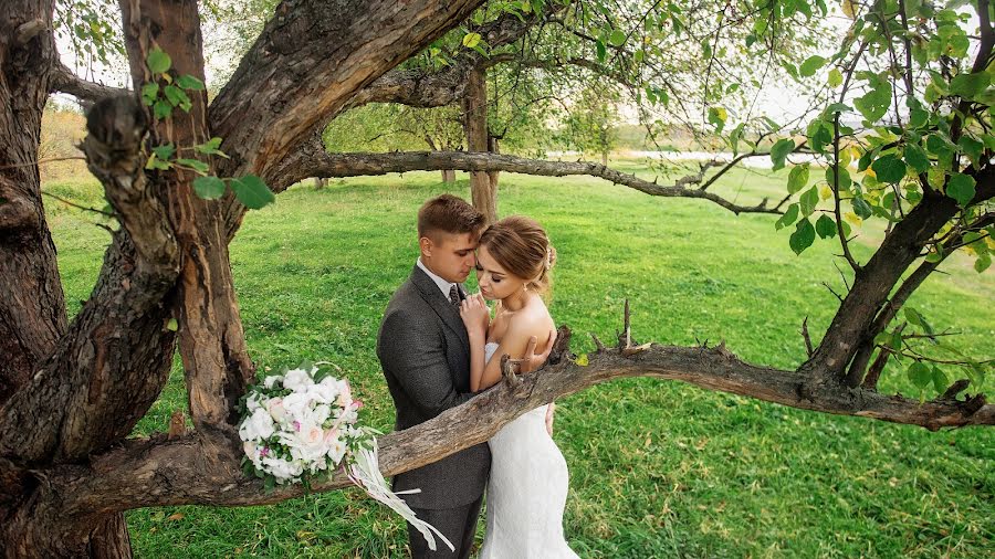 Fotógrafo de casamento Yuliya Buga (nikakim). Foto de 5 de junho 2018