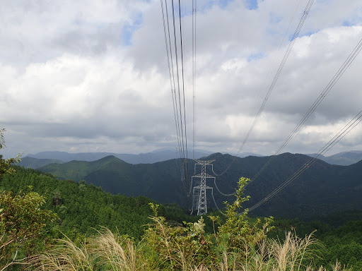 奥に霊仙山