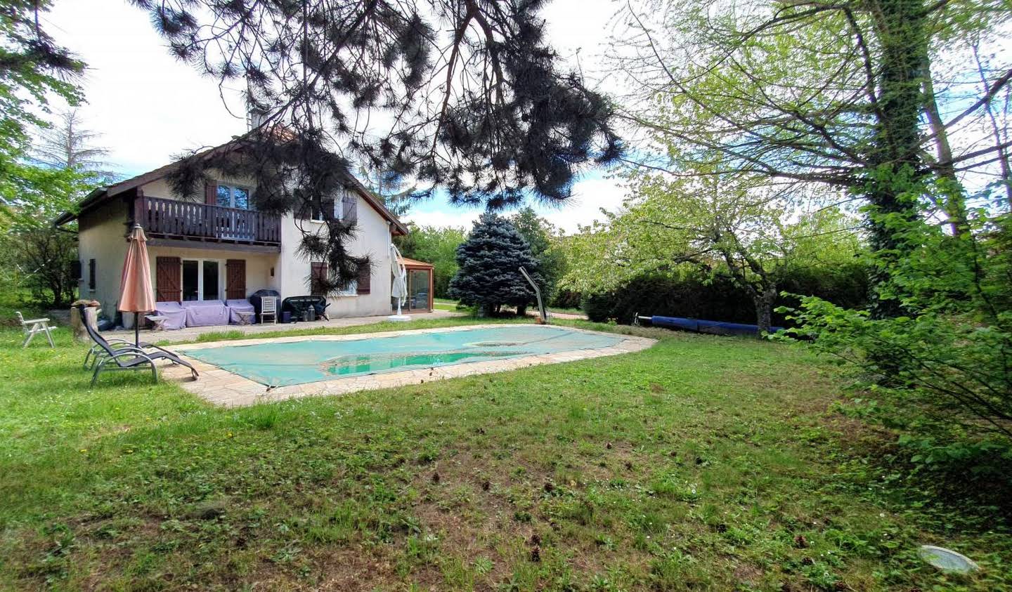 Villa avec piscine et terrasse Prévessin-Moëns