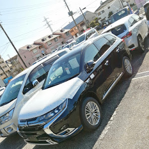 アウトランダーPHEV GG3W