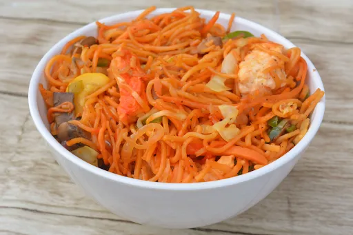 Veg Singapore Chowmein With Butter