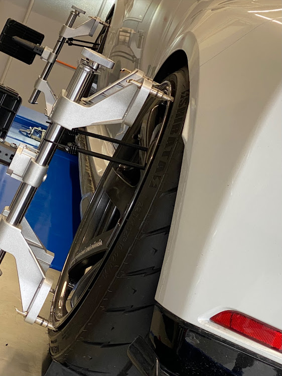 GRヤリスのKuhl Racing・夏仕様♪・キャンバー調整に関するカスタム事例の投稿画像3枚目