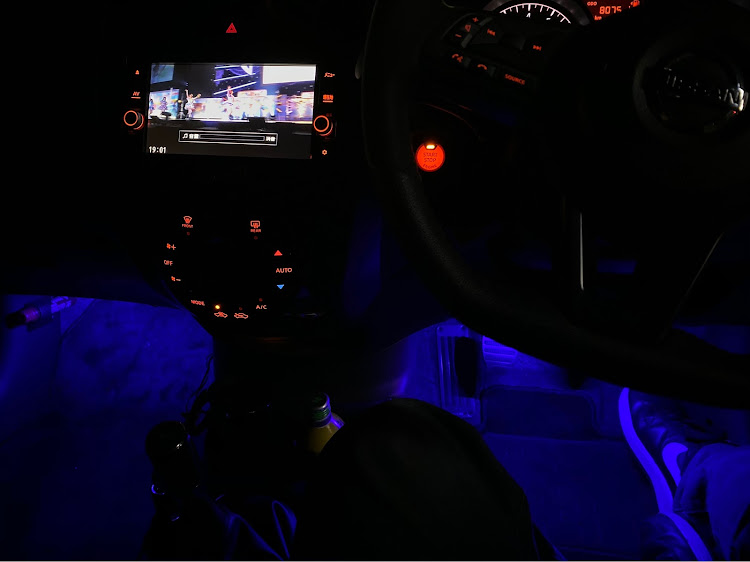 ノートのLEDフットライトに関するカスタム事例の投稿画像1枚目