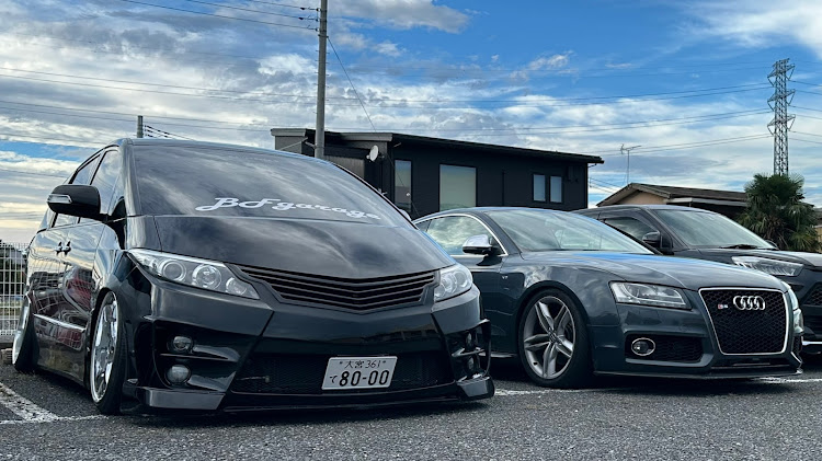 S5 クーペのエスティマ・贅沢コラボ・趣味に生きる・愛車・2台並べてに関するカスタム事例の投稿画像4枚目
