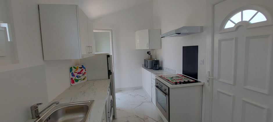 Location meublée appartement 1 pièce 22 m² à Simiane-Collongue (13109), 755 €