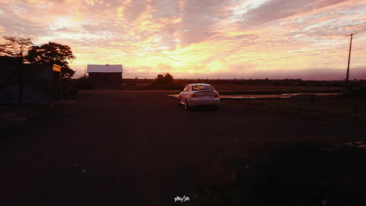 5シリーズ セダンのbmw・朝日と愛車・朝日の出・セダン・北海道に関するカスタム事例の投稿画像1枚目