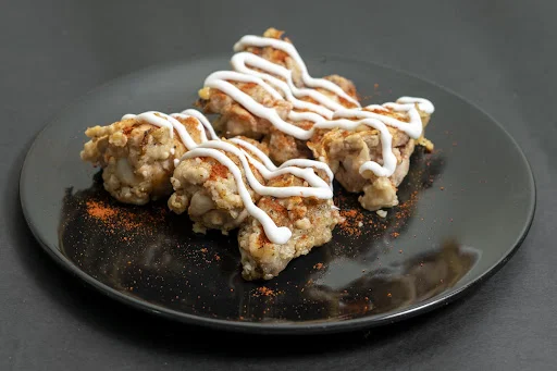 Cheesy Style Baked Chicken Wings [6 Pieces]