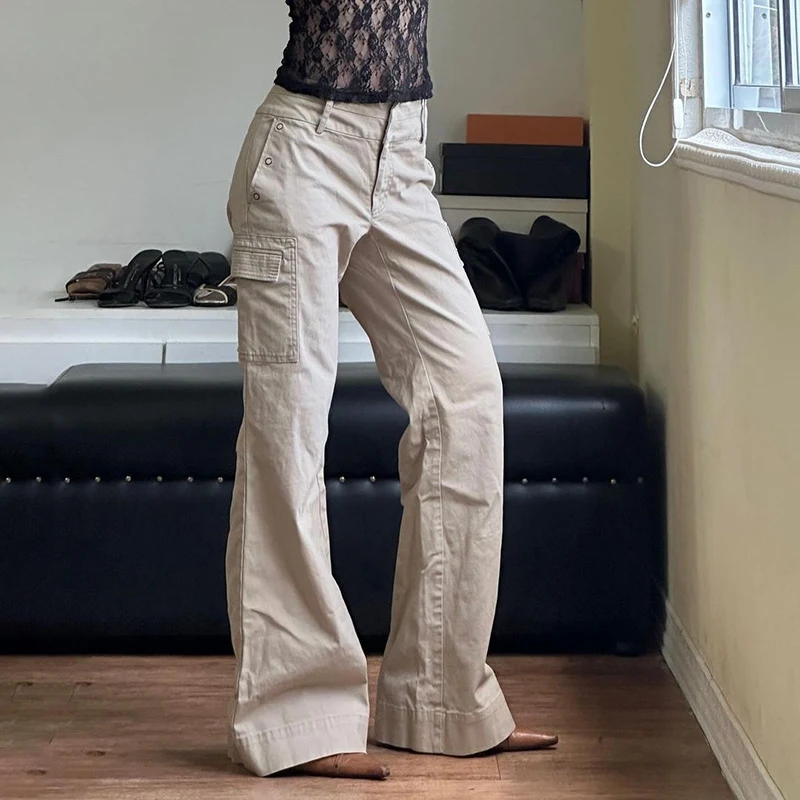 Jeans casuales holgados de cintura baja en color sólido, perfectos para un look relajado y cómodo en cualquier ocasión.