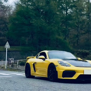 ケイマン GT4