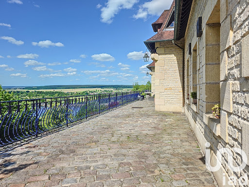 House with terrace 1