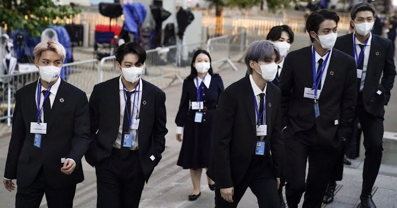 20+ New HD Photos Of BTS Radiating Sexy CEO Vibes In Suits During Their  Recent New York Trip - Koreaboo