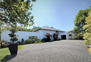 House with pool and terrace 1