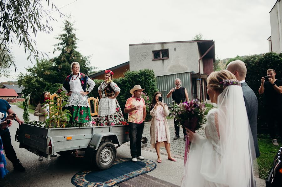 Wedding photographer Zuza Balcerzak (slubzinnejbajki). Photo of 21 January 2021