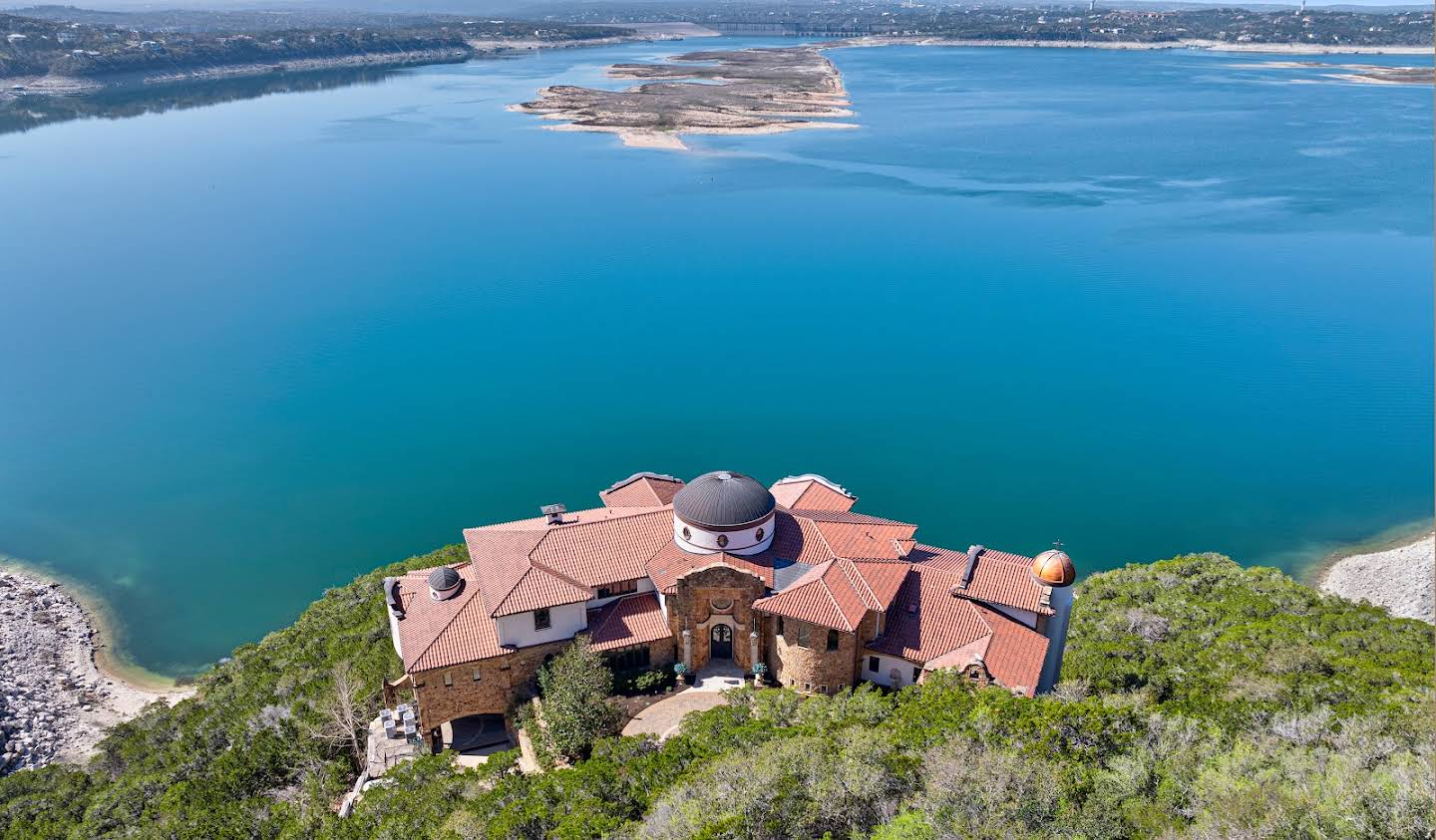 House with pool and terrace Austin