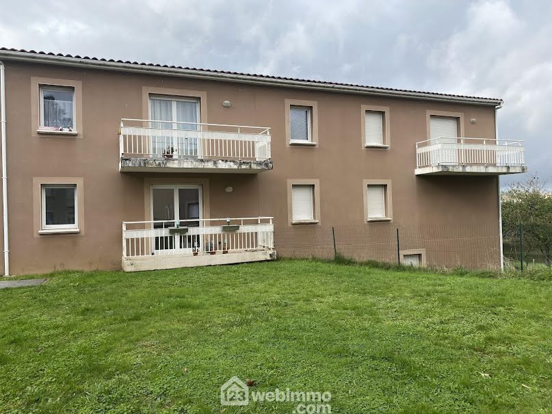 Vente duplex 4 pièces 90 m² à Pouzauges (85700), 125 700 €