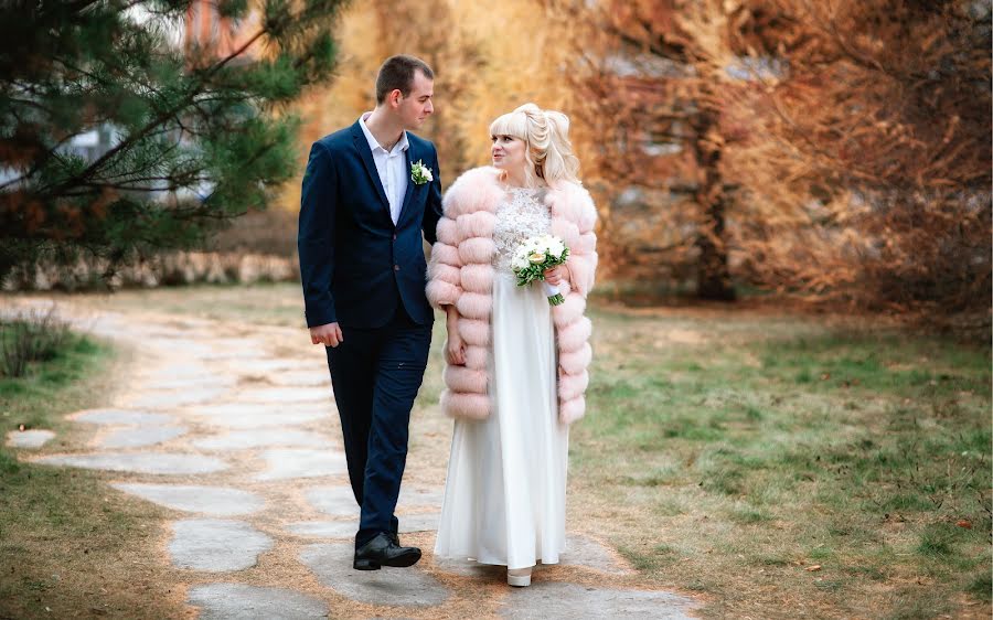 Fotógrafo de casamento Olga Tryapicyna (tryolga). Foto de 19 de novembro 2018