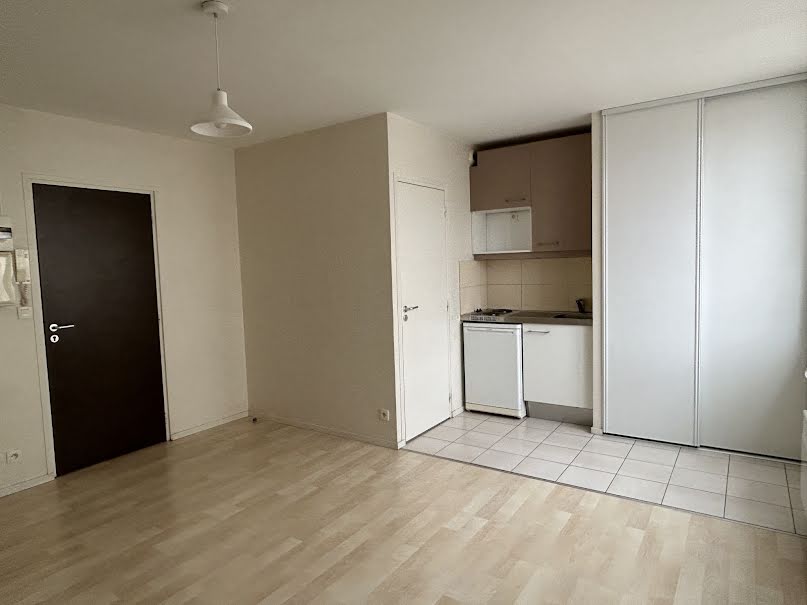 Location  appartement 1 pièce 21.8 m² à Amiens (80000), 424 €