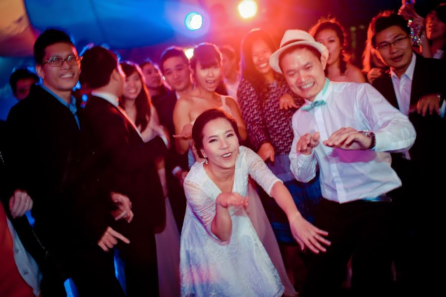 Fotógrafo de casamento Cuong Do Xuan (doxuancuong). Foto de 3 de outubro 2017