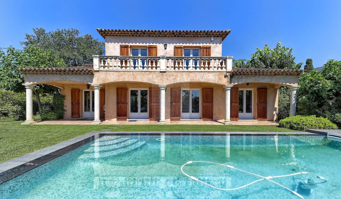 Villa avec piscine et terrasse Vence