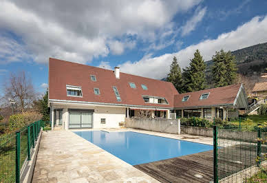 Maison avec piscine et terrasse 3