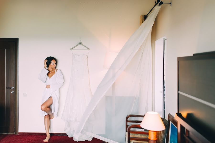 Wedding photographer Alina Bosh (alinabosh). Photo of 3 April 2018