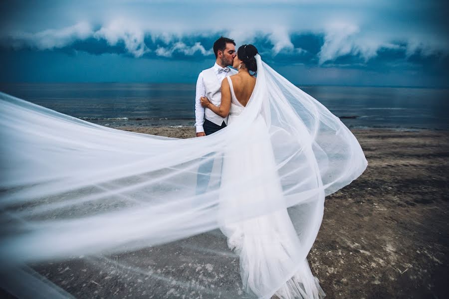 Fotógrafo de casamento Tanya Karaisaeva (tanikaraisaeva). Foto de 18 de setembro 2017