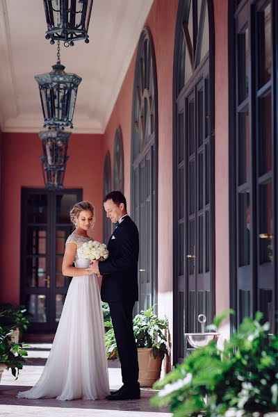 Fotógrafo de casamento Serg Eskizart (sergeskizart). Foto de 14 de fevereiro 2016