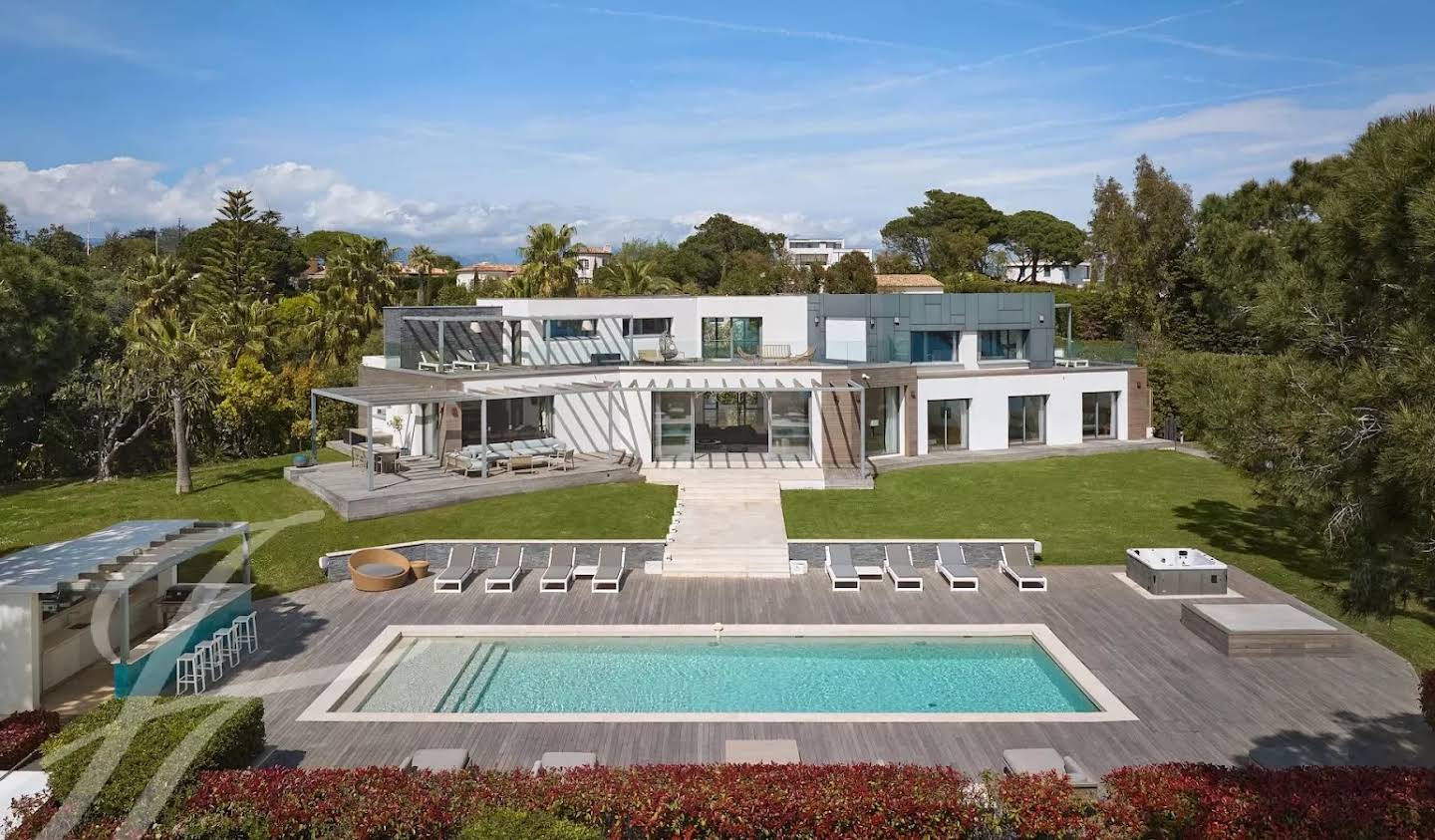 Property with pool Cannes