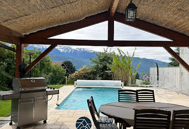 Maison avec piscine et terrasse 2