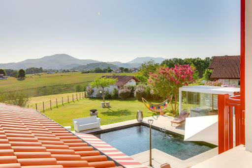 Villa avec piscine et terrasse 5