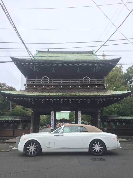 ファントムドロップヘッドクーペのロールスロイス・外車・高級車・オープンカーに関するカスタム事例の投稿画像1枚目
