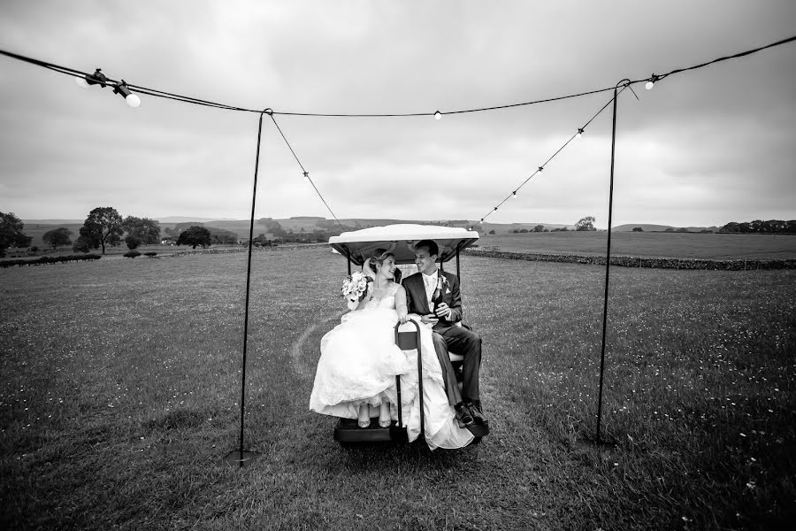 Wedding photographer Verity Sansom (veritysansompho). Photo of 30 August 2016