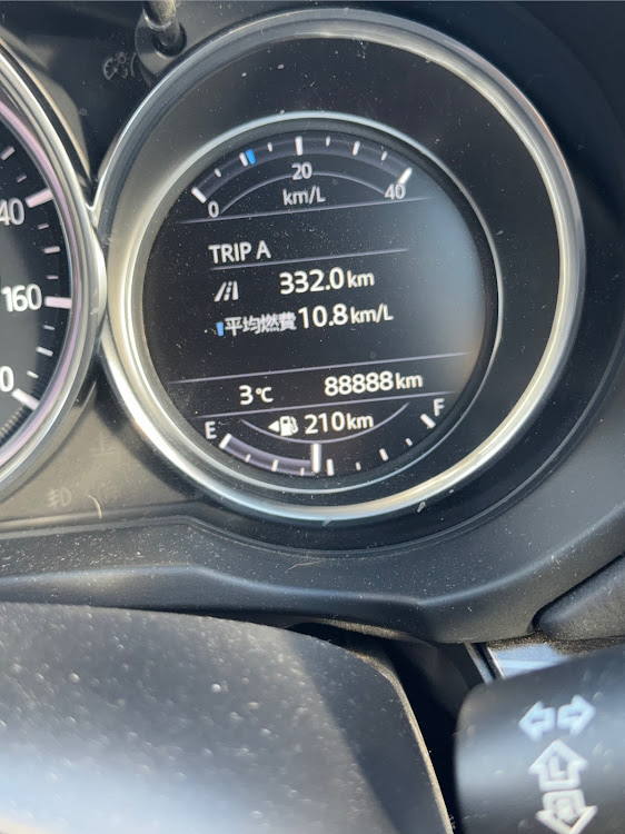 CX-5の88888km・8ゾロ目・誕生日ケーキ・3女誕生日・ハッピーバースデーに関するカスタム事例の投稿画像1枚目