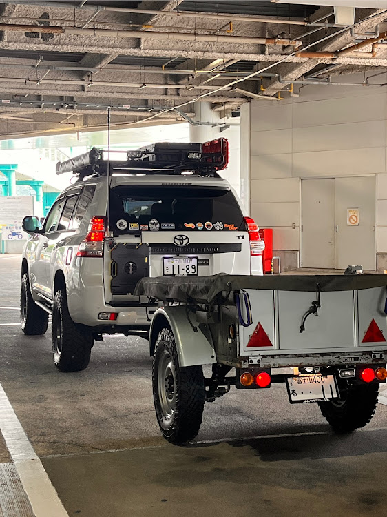 ランドクルーザープラドのオーバーランドスタイル・avagear・racechip・ブラッドレーV・4×4エンジニアリングに関するカスタム事例の投稿画像1枚目