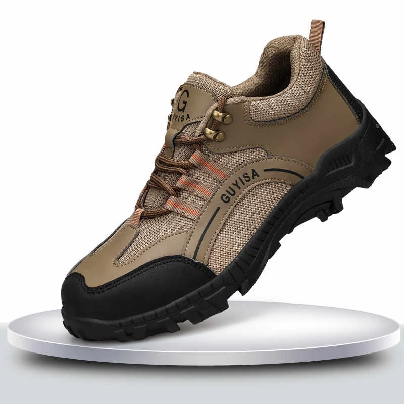 Scarpe antinfortunistiche con suola in gomma antiperforazione. Calzature di sicurezza per la protezione sul lavoro.