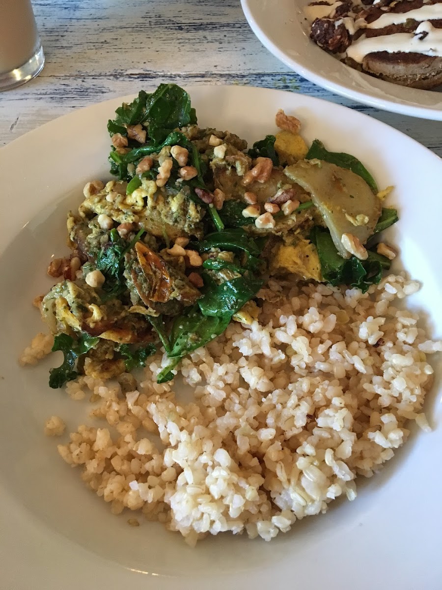 Pesto garden scramble