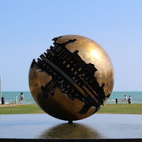 Sfera di Arnaldo Pomodoro di 