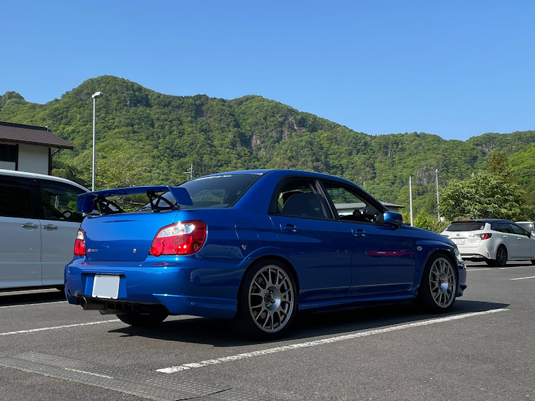 インプレッサ WRX STIのS203・ゴールデンウィーク・低そうで低くない少し低い車・新緑の季節に関するカスタム事例の投稿画像1枚目