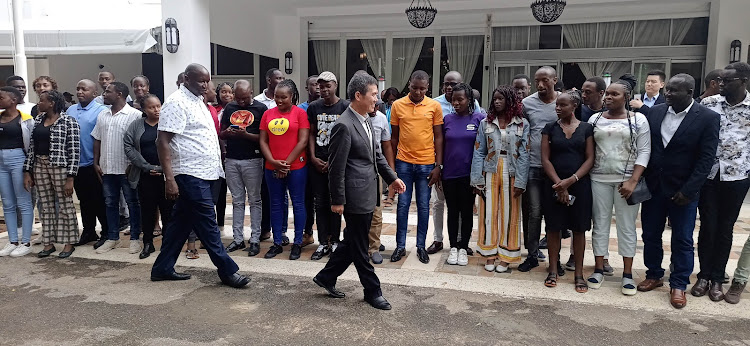 Chinese ambassador to Kenya Zhou Pingjian and Kenya China Alumni Association chairman Henry Rotich in Mombasa on Sunday.