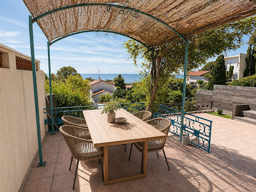 House with terrace 2