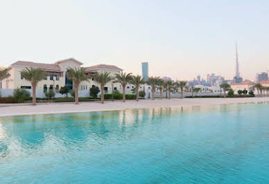 Villa avec piscine et terrasse 1