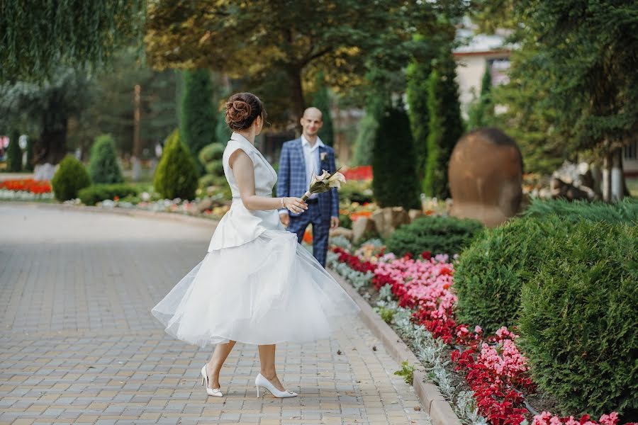 Fotógrafo de casamento Ella Tkalenko (elli). Foto de 16 de agosto 2021