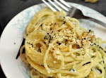 Lemon Garlic Spaghetti was pinched from <a href="http://www.inomthings.com/?p=1756" target="_blank">www.inomthings.com.</a>