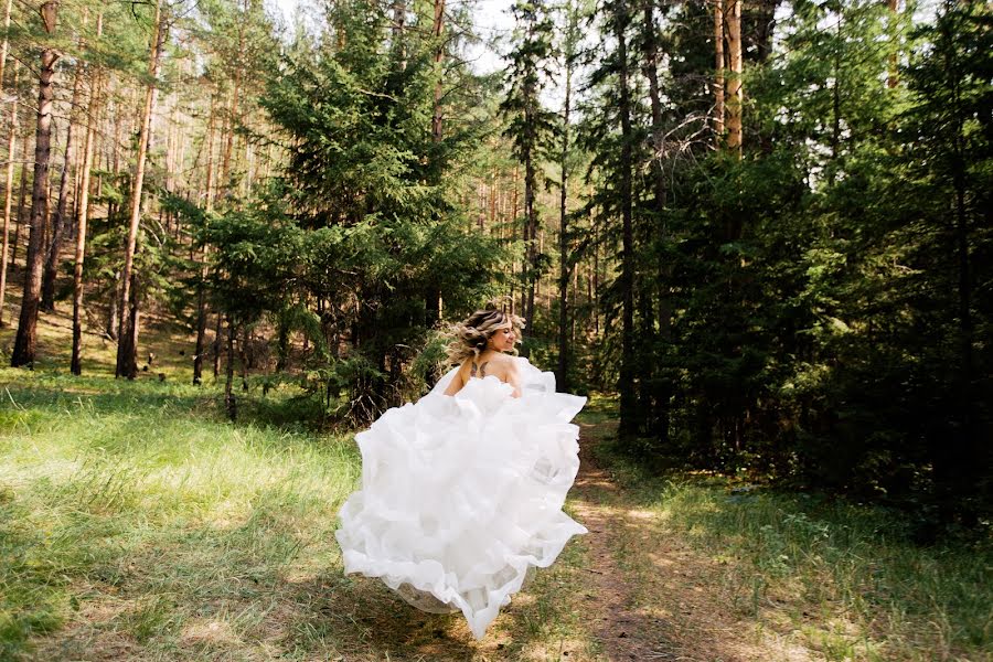 Bröllopsfotograf Olesya Brezhneva (brezhnevaolesya). Foto av 14 oktober 2015