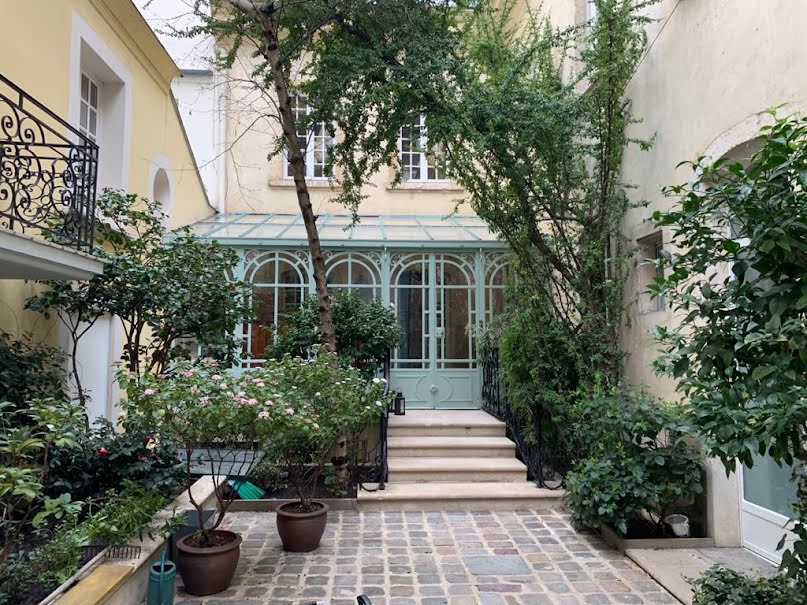 Location meublée maison 10 pièces 500 m² à Paris 4ème (75004), 35 000 €