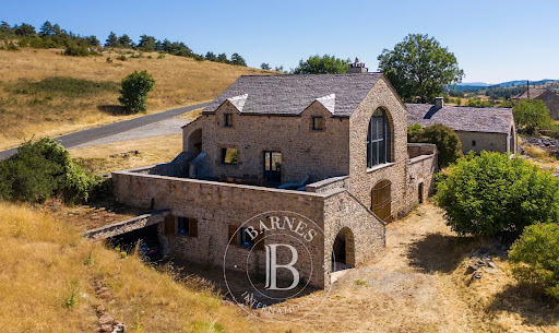 Stone house with large arch in this luxury property for sale in Millau ($707,750 - 203 m²)