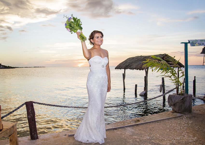 Fotógrafo de casamento Lily Flores (lilyfloresphoto). Foto de 22 de janeiro 2019