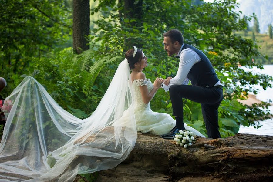 Fotógrafo de casamento Recai Büyük (recaibuyuk). Foto de 11 de julho 2020